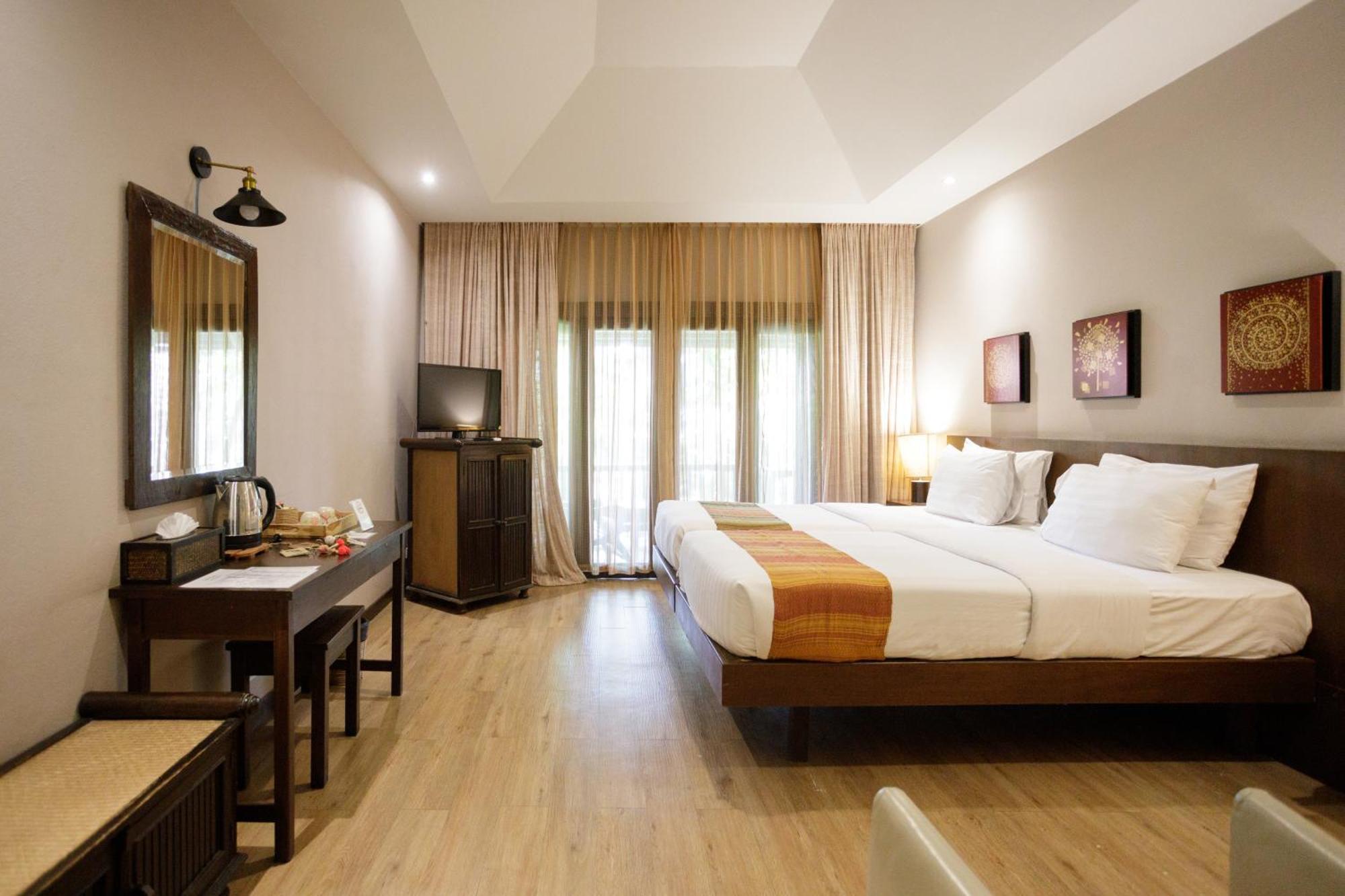 Lanna Dusita Riverside Boutique Resort Чиангмай Экстерьер фото