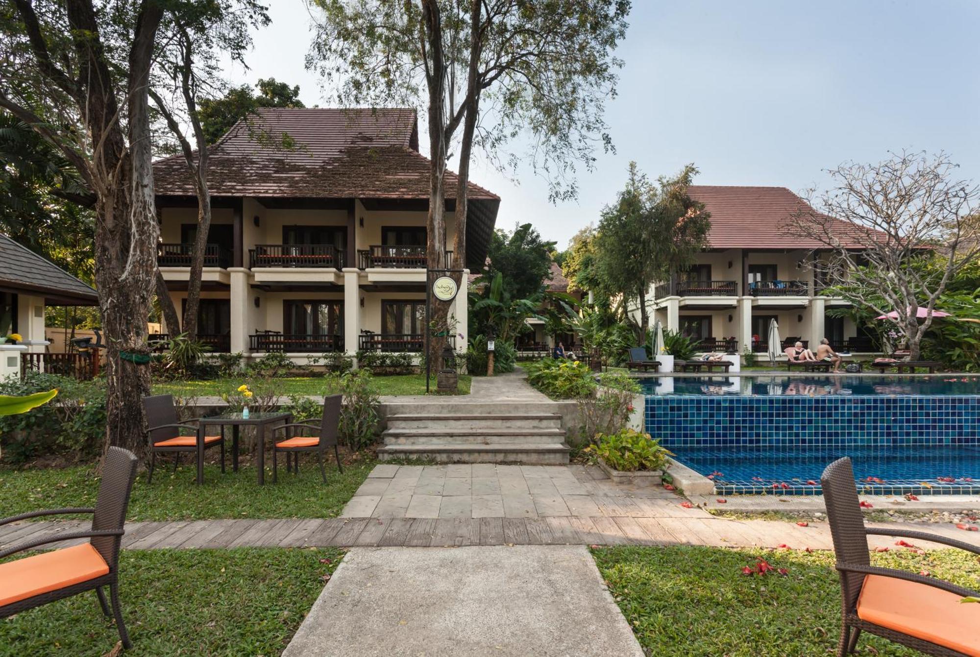 Lanna Dusita Riverside Boutique Resort Чиангмай Экстерьер фото