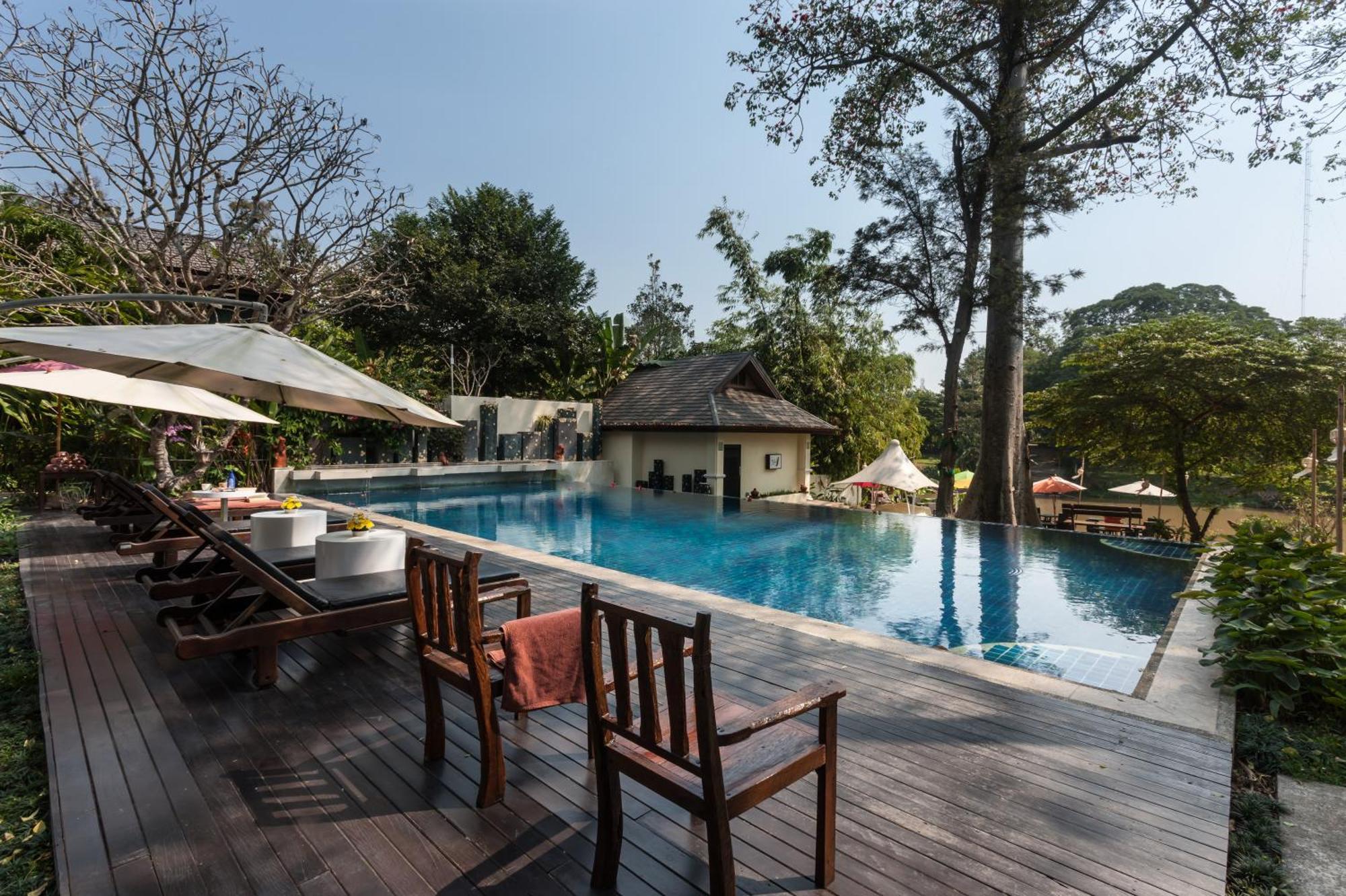Lanna Dusita Riverside Boutique Resort Чиангмай Экстерьер фото